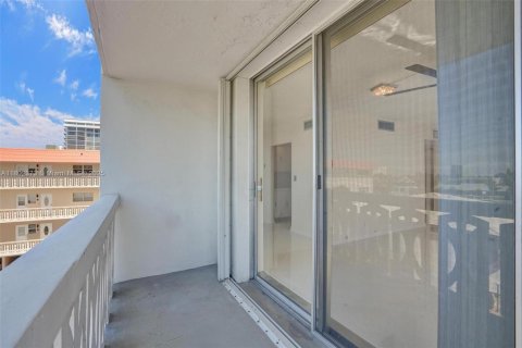 Copropriété à louer à Hallandale Beach, Floride: 2 chambres, 116.13 m2 № 1783580 - photo 29