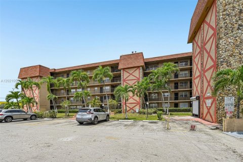 Copropriété à vendre à Hialeah, Floride: 2 chambres, 61.41 m2 № 2185885 - photo 3