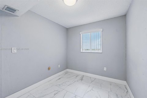 Copropriété à vendre à Hialeah, Floride: 2 chambres, 61.41 m2 № 2185885 - photo 19