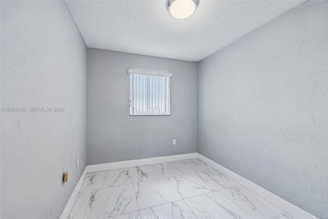 Copropriété à vendre à Hialeah, Floride: 2 chambres, 61.41 m2 № 2185885 - photo 20