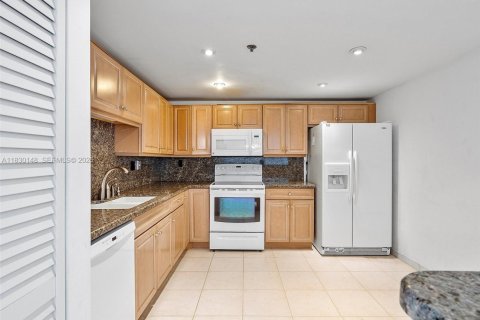 Copropriété à vendre à Sunny Isles Beach, Floride: 3 chambres, 151.24 m2 № 2069672 - photo 11