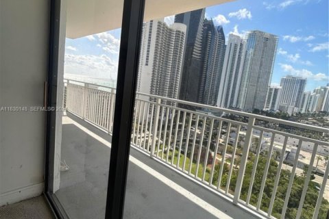 Copropriété à vendre à Sunny Isles Beach, Floride: 3 chambres, 151.24 m2 № 2069672 - photo 8