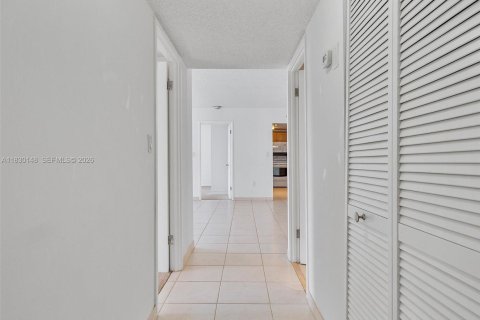 Copropriété à vendre à Sunny Isles Beach, Floride: 3 chambres, 151.24 m2 № 2069672 - photo 29
