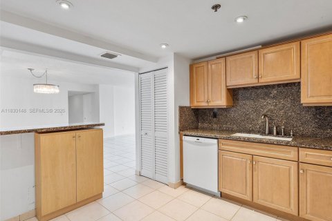 Copropriété à vendre à Sunny Isles Beach, Floride: 3 chambres, 151.24 m2 № 2069672 - photo 14