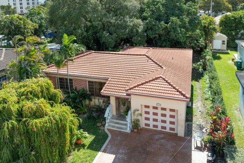 Casa en venta en Miami, Florida, 3 dormitorios, 110.27 m2 № 2057311 - foto 2