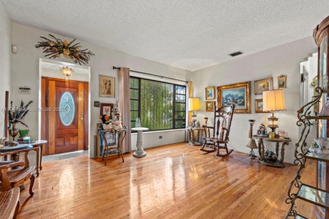 Casa en venta en Miami, Florida, 3 dormitorios, 110.27 m2 № 2057311 - foto 5