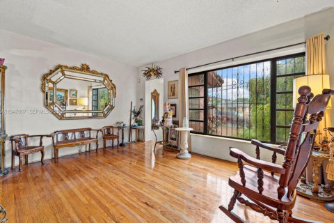 Casa en venta en Miami, Florida, 3 dormitorios, 110.27 m2 № 2057311 - foto 7