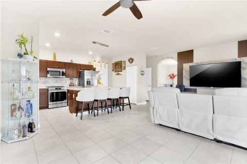 Casa en venta en Homestead, Florida, 4 dormitorios, 257.99 m2 № 2154469 - foto 19