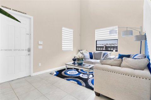 Casa en venta en Homestead, Florida, 4 dormitorios, 257.99 m2 № 2154469 - foto 5