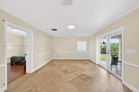 House in Miami, Florida 4 bedrooms, 155.52 sq.m. № 2060333 - photo 13