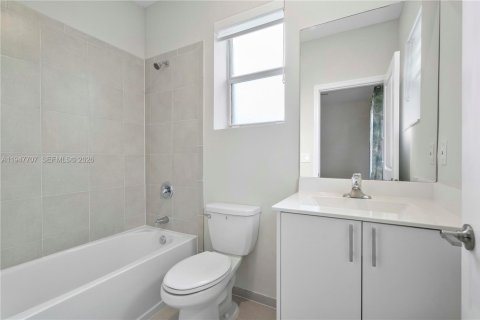 Townhouse in Homestead, Florida 3 bedrooms, 123.37 sq.m. № 2003859 - photo 24