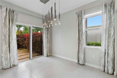 Townhouse in Homestead, Florida 3 bedrooms, 123.37 sq.m. № 2003859 - photo 14