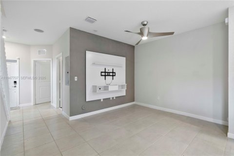 Townhouse in Homestead, Florida 3 bedrooms, 123.37 sq.m. № 2003859 - photo 7