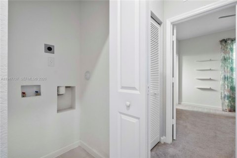 Townhouse in Homestead, Florida 3 bedrooms, 123.37 sq.m. № 2003859 - photo 25