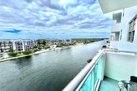 Condominio en venta en Hollywood, Florida, 1 dormitorio, 84.17 m2 № 2186230 - foto 11