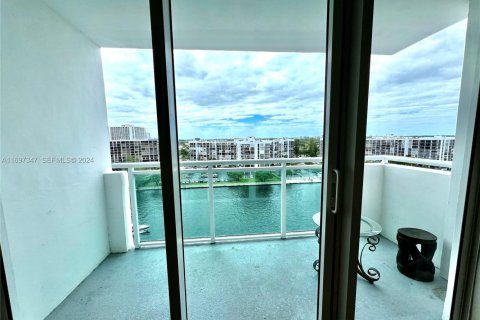 Condominio en venta en Hollywood, Florida, 1 dormitorio, 84.17 m2 № 2186230 - foto 5