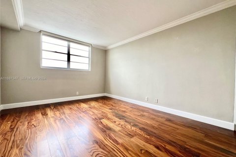 Condominio en venta en Hollywood, Florida, 1 dormitorio, 84.17 m2 № 2186230 - foto 7