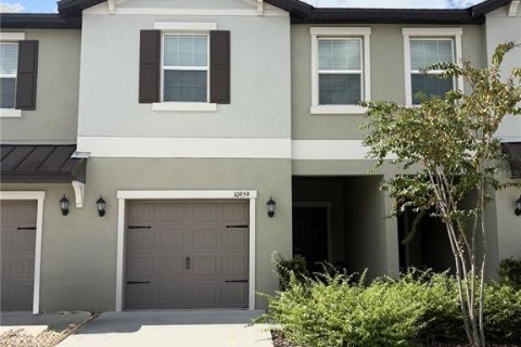 Townhouse in Land O' Lakes, Florida 3 bedrooms, 154.78 sq.m. № 2368765
