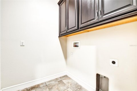 House in Tampa, Florida 5 bedrooms, 230.3 sq.m. № 1807294 - photo 7