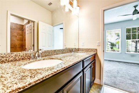 House in Tampa, Florida 5 bedrooms, 230.3 sq.m. № 1807294 - photo 16