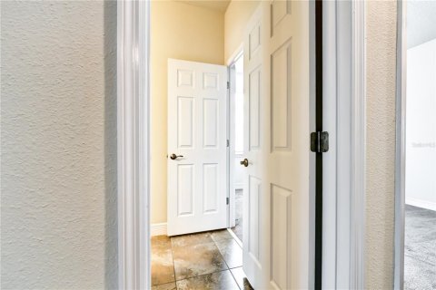 House in Tampa, Florida 5 bedrooms, 230.3 sq.m. № 1807294 - photo 12