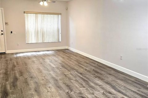 Townhouse in Brandon, Florida 2 bedrooms, 103.12 sq.m. № 1878087 - photo 3