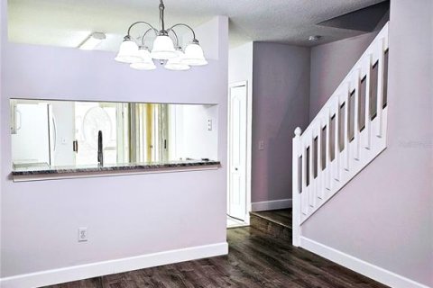 Townhouse in Brandon, Florida 2 bedrooms, 103.12 sq.m. № 1878087 - photo 8