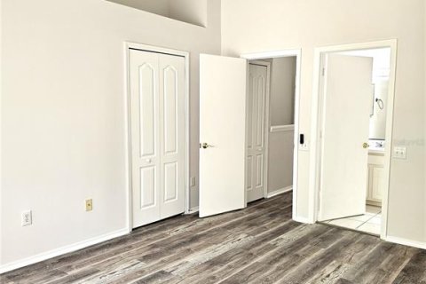 Townhouse in Brandon, Florida 2 bedrooms, 103.12 sq.m. № 1878087 - photo 12