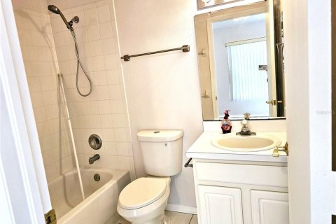 Townhouse in Brandon, Florida 2 bedrooms, 103.12 sq.m. № 1878087 - photo 15
