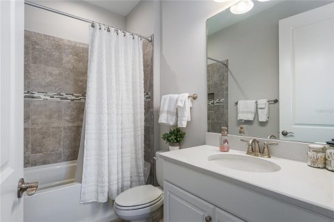 House in Palmetto, Florida 2 bedrooms, 146.97 sq.m. № 1916161 - photo 17