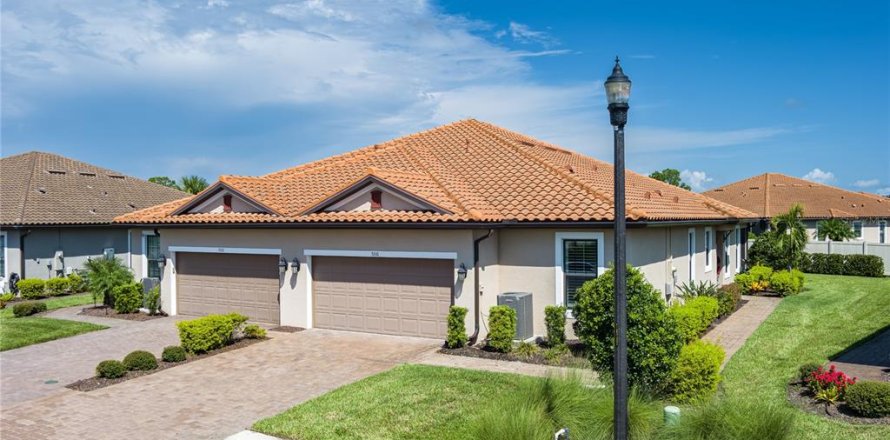 House in Palmetto, Florida 2 bedrooms, 146.97 sq.m. № 1916161