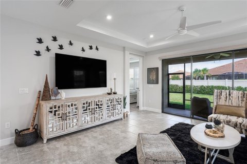 House in Palmetto, Florida 2 bedrooms, 146.97 sq.m. № 1916161 - photo 3