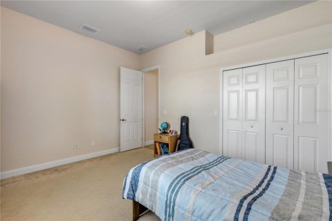 House in New Smyrna Beach, Florida 4 bedrooms, 360.65 sq.m. № 2114819 - photo 24