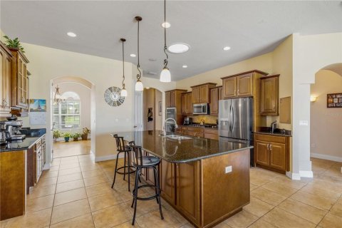 House in New Smyrna Beach, Florida 4 bedrooms, 360.65 sq.m. № 2114819 - photo 9