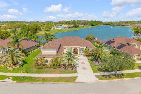 House in New Smyrna Beach, Florida 4 bedrooms, 360.65 sq.m. № 2114819 - photo 2