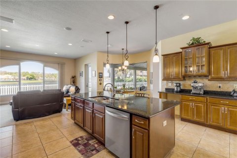 House in New Smyrna Beach, Florida 4 bedrooms, 360.65 sq.m. № 2114819 - photo 12