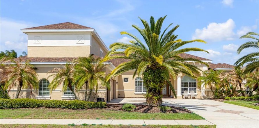 House in New Smyrna Beach, Florida 4 bedrooms, 360.65 sq.m. № 2114819