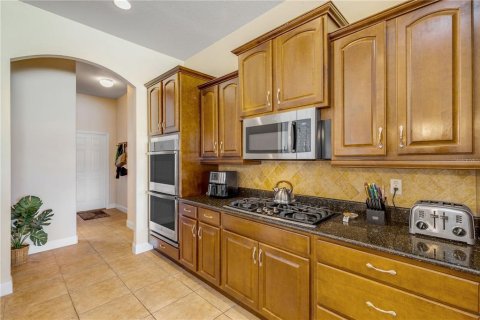 House in New Smyrna Beach, Florida 4 bedrooms, 360.65 sq.m. № 2114819 - photo 10