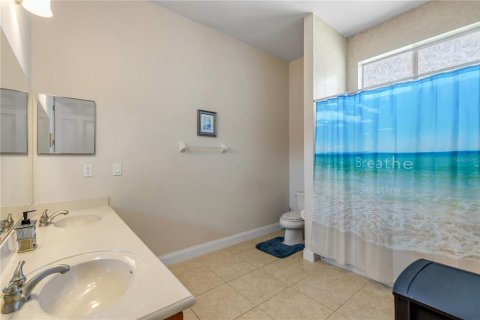 House in New Smyrna Beach, Florida 4 bedrooms, 360.65 sq.m. № 2114819 - photo 25