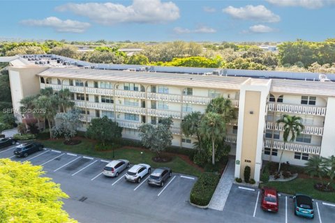 Condo in Coconut Creek, Florida, 2 bedrooms  № 1995221