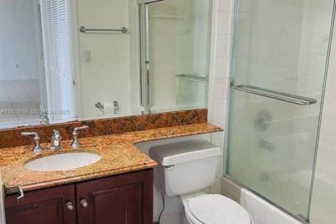 Condo in Doral, Florida, 3 bedrooms № 1984395 - photo 19