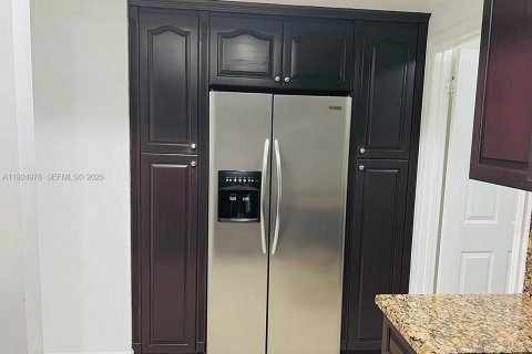 Condo in Doral, Florida, 3 bedrooms № 1984395 - photo 3