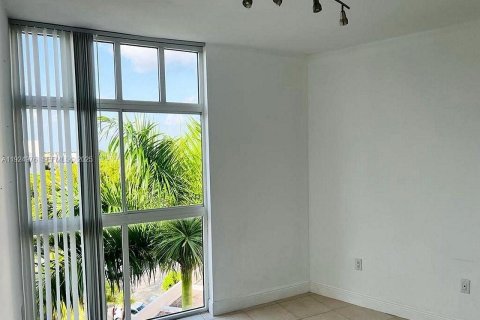 Condo in Doral, Florida, 3 bedrooms № 1984395 - photo 15