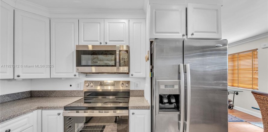 Кондоминиум с 2 спальнями в Дирфилд-Бич, Флорида № 2018463