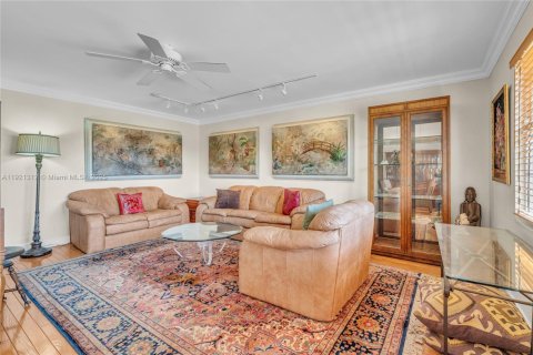 Купить кондоминиум в Дирфилд-Бич, Флорида 2 спальни, 91.32м2, № 2018463 - фото 9