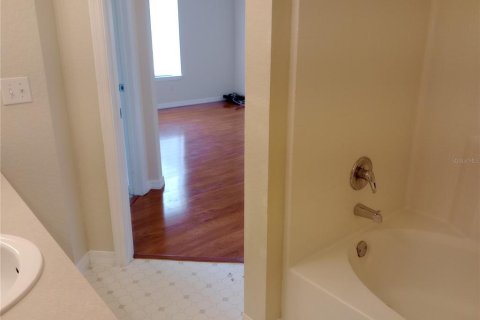 Condo in Altamonte Springs, Florida, 2 bedrooms  № 1911681 - photo 9