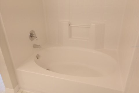 Condo in Altamonte Springs, Florida, 2 bedrooms  № 1911681 - photo 28