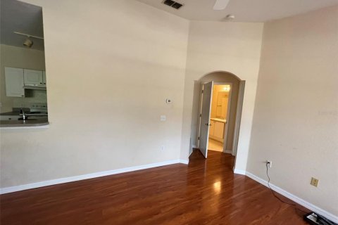 Condo in Altamonte Springs, Florida, 2 bedrooms  № 1911681 - photo 8