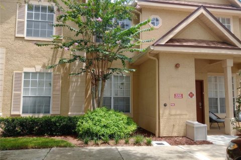 Condo in Altamonte Springs, Florida, 2 bedrooms  № 1911681 - photo 2