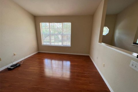 Condo in Altamonte Springs, Florida, 2 bedrooms  № 1911681 - photo 7
